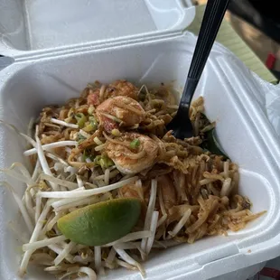 Shrimp Phad Thai-yum!!