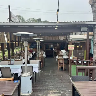 Such a charming deck outside!