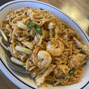 Pad Thai with extra chicken