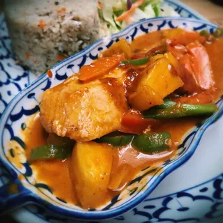 Pa-Nang Salmon with Pineapple Lunch