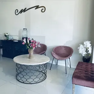 Relax in our waiting lounge, get a snack or refresh with cucumber water