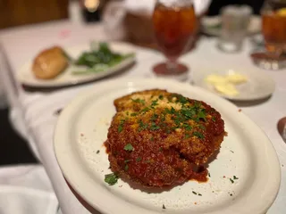 Moro's Dining