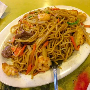 Chicken Lo Mein