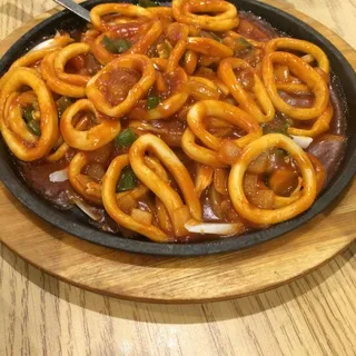 SF23. Sizzling Squid with Spicy Sauce