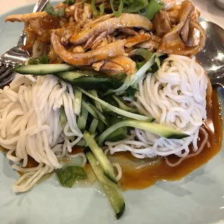 3. Chicken and Cold Noodle in Garlic Sauce