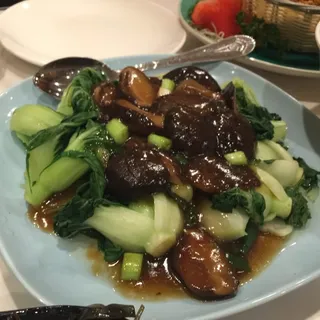 93. Black Mushroom and Tender Green