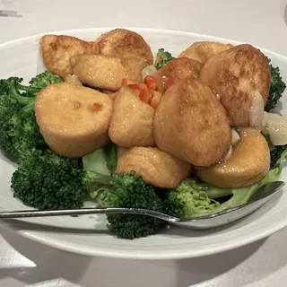 108. Crispy Pork Wonton