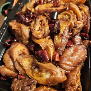 干煸肥肠：dry fried intestines,crispy but kinda dry.