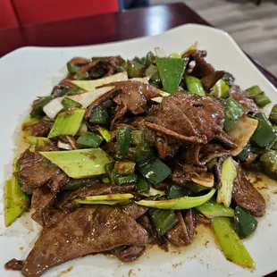 爆炒猪肝 stirfried pork liver: very tender and spicy w jalapeños