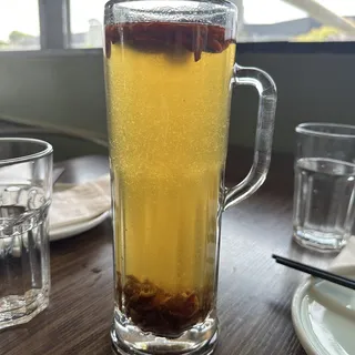 Hot Ginseng Tea with Red Dates and Longan