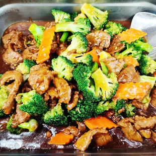 beef and broccoli in a sauce