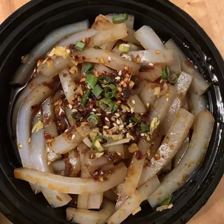 Hot and Sour Green Bean Noodle