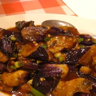 V16. Eggplant in Garlic Sauce