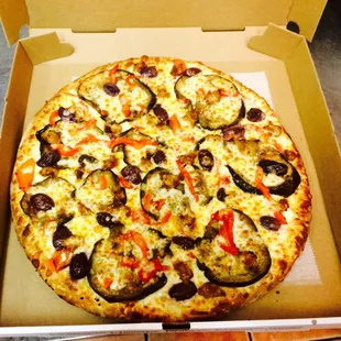 Roasted eggplant pizza
