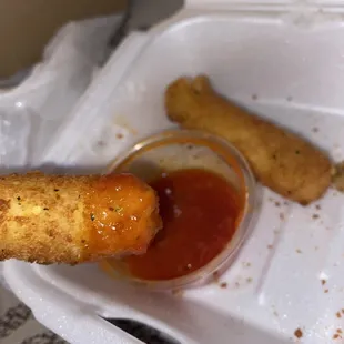 Marinara sauce is like water. Tastes like it was made in Flint, Michigan