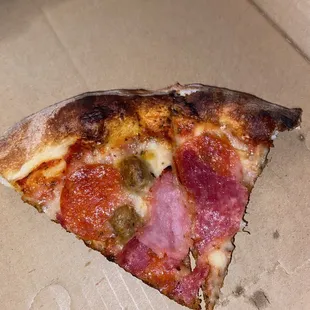 A picture of the pizza how it came to me