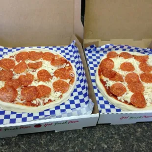 Pizza to go pre made by Yuri. Yummy!