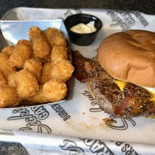Eggstraordinary Burger