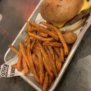Kids Li&apos;l Burger