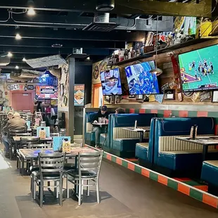 the inside of a restaurant