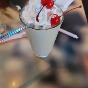 drink, dessert