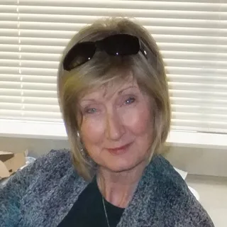 PJ H.