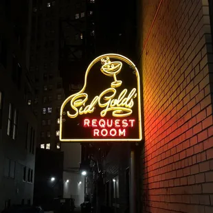 Love this sign. Look for it in the alley.