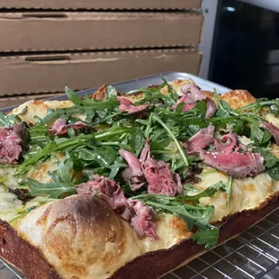 Beef carpaccio pizza