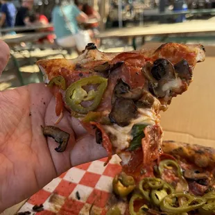 Meat sweats with jalapeños and mushrooms