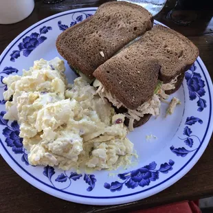 Turkey and Avocado Sandwich