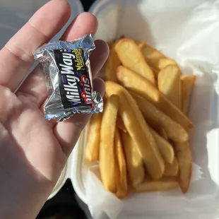 they gave me a lil piece of candy w my order