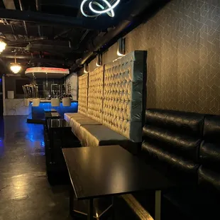 2nd level lounge.