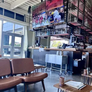 100" tv? Yes please.