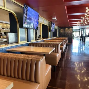 sushi and sashimi, interior