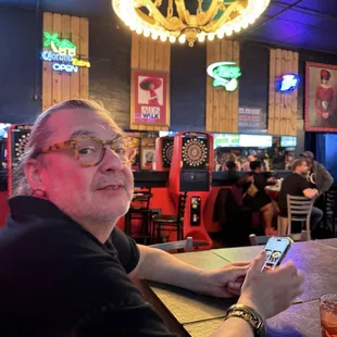 Celebrity yelper Jeffrey R. Yelping away while enjoying a cocktail.