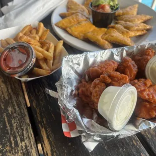 Yummy!! Nachos &amp; Wings
