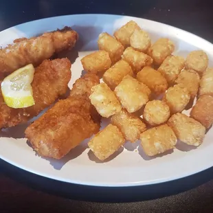 3 piece Fish and tots