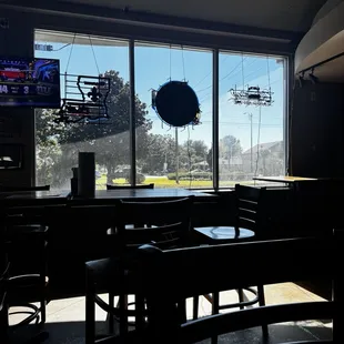 Facing the great outdoors of veterans Highway