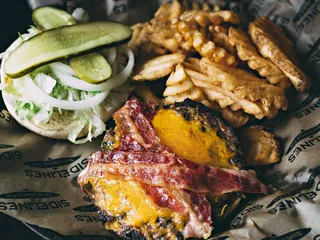 Sidelines Sports Eatery & Pub - Toledo