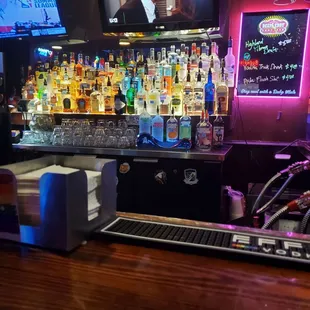 billiard&apos;s bar