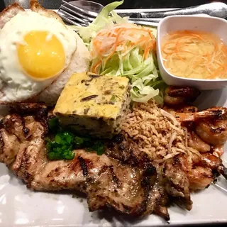 T3 COM SUON NUONG, TAU HU KY, CHA, TRUNG CHIEN THE WORKS BROKEN RICE PLATE