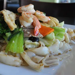 X4 HU TIEU AP CHAO CRISPY RICE NOODLE