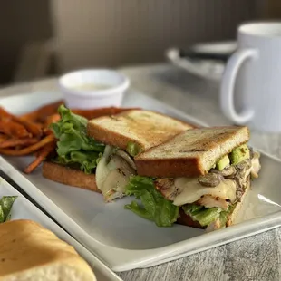 KB's Chicken Sandy sandwich