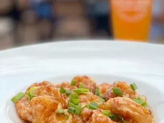 Junior's Restaurant & Tap House