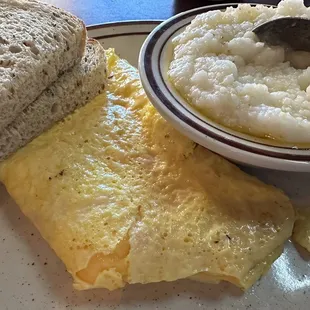 Rye toast, Special - Eggs &amp; No Meat, grits