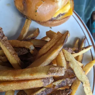 Cheeseburger and fries.