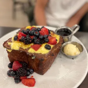 Crème Brûlée Brioche French Toast