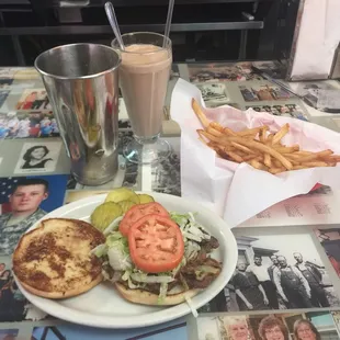 Small town diner. Family owned and operated. Fried onion burgers, shakes and fries. Also breakfast 6-11am.