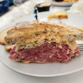 CORNED BEEF SANDWICH