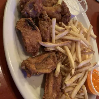 Crispy Twice Fried Chicken Wings (8) Fries